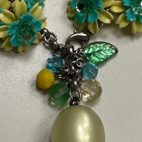 DANNY POLLAK - Playful Floral Bracelet in Yellow and Deep Turquoise Blue - Picture 12 of 13